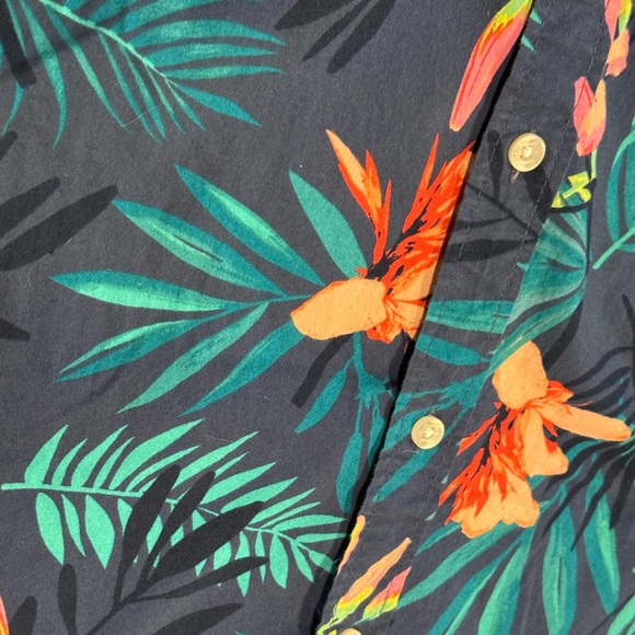 Hollister Epic Flex Tropical Exploded Print Button Down Shirt - Picture 3 of 7